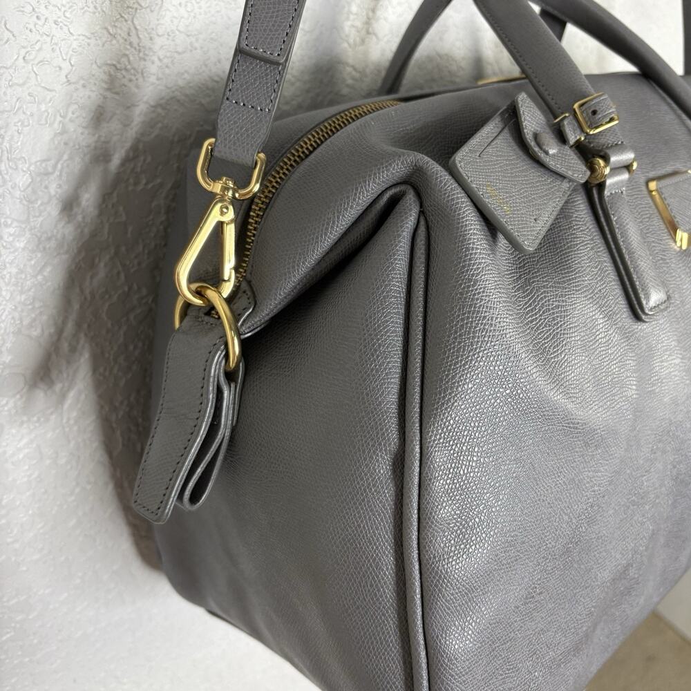 Tumi Gray Leather Weekender Bag with Gold Hardware - Picture 4 of 10